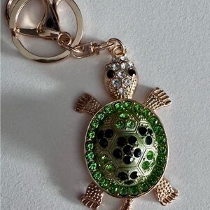 Fashion Jewelry Green and Gold Turtle Key Holder